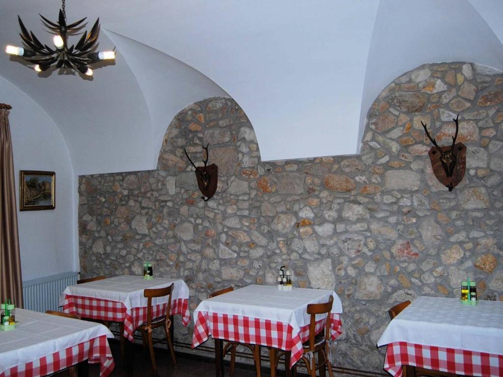 Hostal Fabrellas Caldes de Malavella Dış mekan fotoğraf