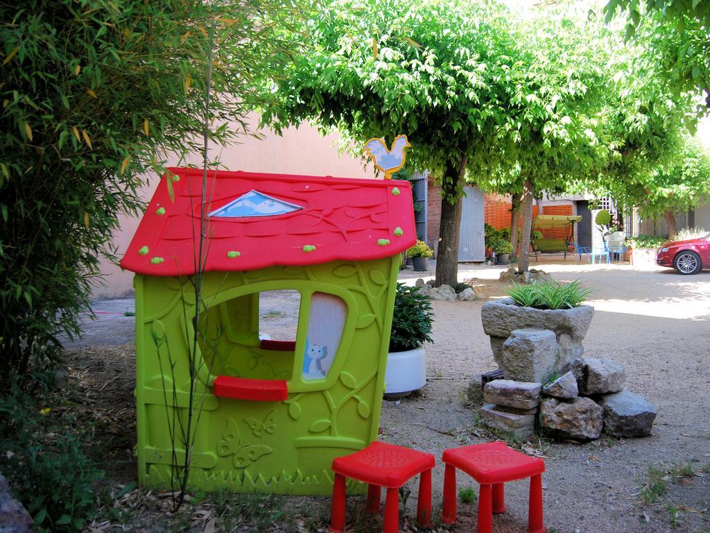 Hostal Fabrellas Caldes de Malavella Dış mekan fotoğraf