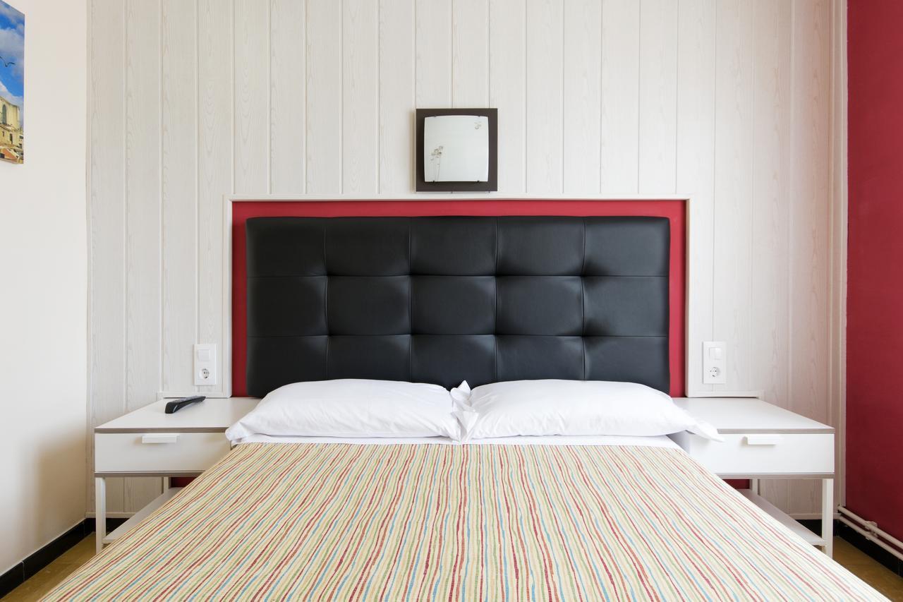 Hostal Fabrellas Caldes de Malavella Dış mekan fotoğraf
